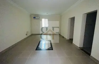 Apartment - 3 Bedrooms - 3 Bathrooms for rent in Al Mansoura - Al Mansoura - Doha