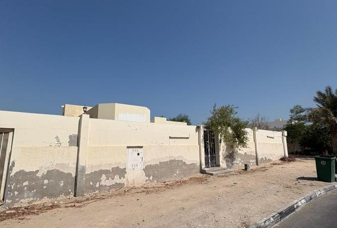 976178 - Property Image 2