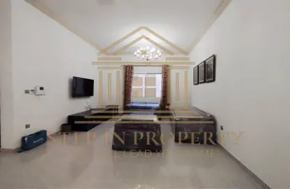 Apartment - 3 Bedrooms - 3 Bathrooms for rent in Anas Street - Fereej Bin Mahmoud North - Fereej Bin Mahmoud - Doha
