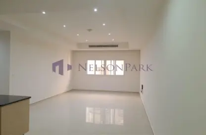 Empty Room image for: Apartment - 2 Bedrooms - 2 Bathrooms for rent in Al Nasr Street - Al Nasr - Doha, Image 1
