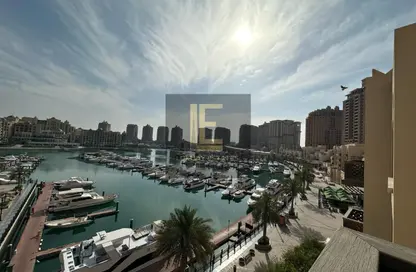 تاون هاوس - غرفة نوم - 2 حمامات للايجار في طريق بورتو الغربي - بورتو أرابيا - جزيرة اللؤلؤة - الدوحة
