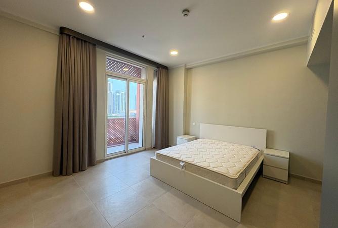 988027 - Property Main Image