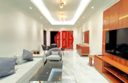 Apartment - 3 Bedrooms - 4 Bathrooms for rent in The Garden - Floresta Gardens - The Pearl Island - Doha