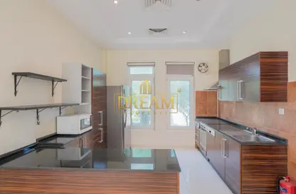 فيلا - 4 غرف نوم - 4 حمامات للايجار في وست باي لاجون - بحيرة وست لاجون - الدوحة