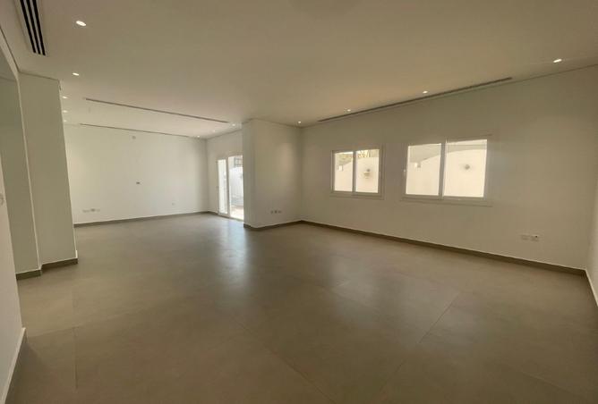 932777 - Property Image 2