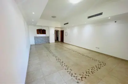 Apartment - 1 Bedroom - 2 Bathrooms for rent in East Porto Drive - Porto Arabia - The Pearl Island - Doha