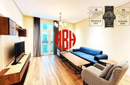 Apartment - 2 Bedrooms - 3 Bathrooms for rent in Floresta Gardens - Floresta Gardens - The Pearl Island - Doha