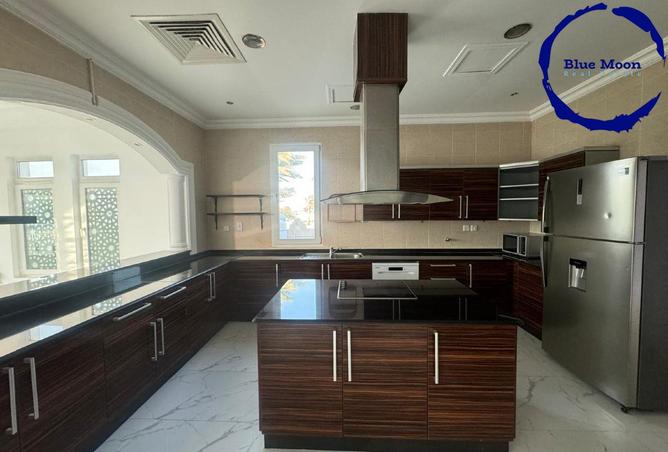 949265 - Property Image 2