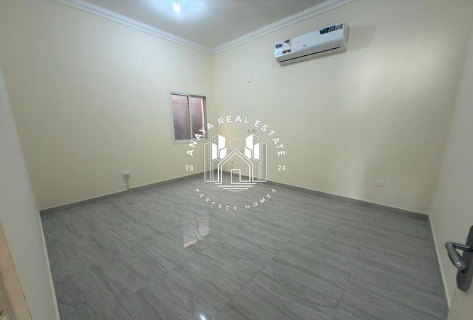 1004417 - Property Image 2