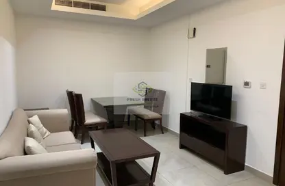 Apartment - 2 Bedrooms - 2 Bathrooms for rent in Umm Ghuwailina 4 - Umm Ghuwailina - Doha