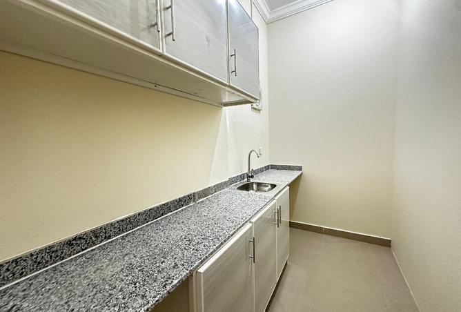 958448 - Property Image 3