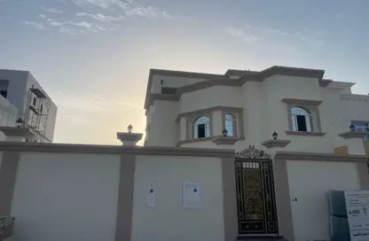 فيلا - 6 غرف نوم - 6 حمامات للايجار في العب - الخيصة - أم صلال محمد