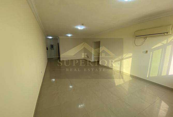 963279 - Property Image 3