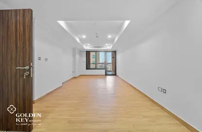 Apartment - 1 Bedroom - 2 Bathrooms for rent in West Porto Drive - Porto Arabia - The Pearl Island - Doha
