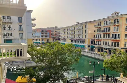 Apartment - 3 Bedrooms - 4 Bathrooms for rent in Qanat Quartier - The Pearl Island - Doha
