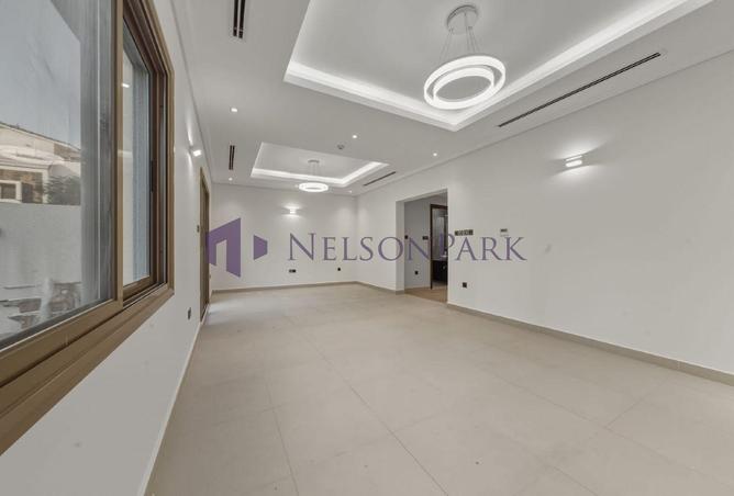 963309 - Property Image 3