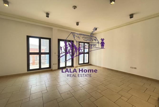 933782 - Property Image 2