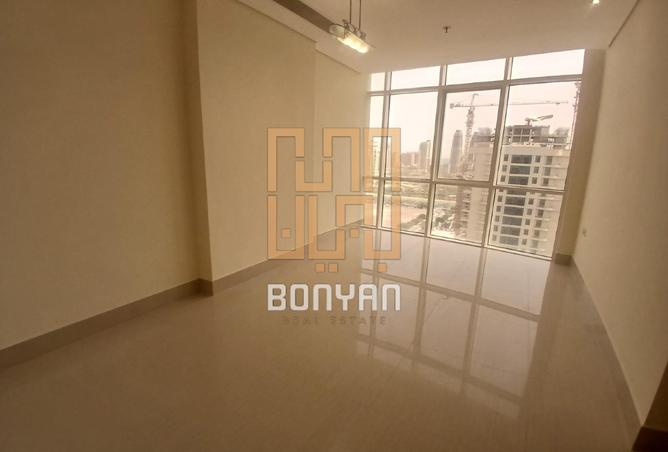 Apartment - 2 Bedrooms - 2 Bathrooms for rent in Burj Al Marina - Marina District - Lusail