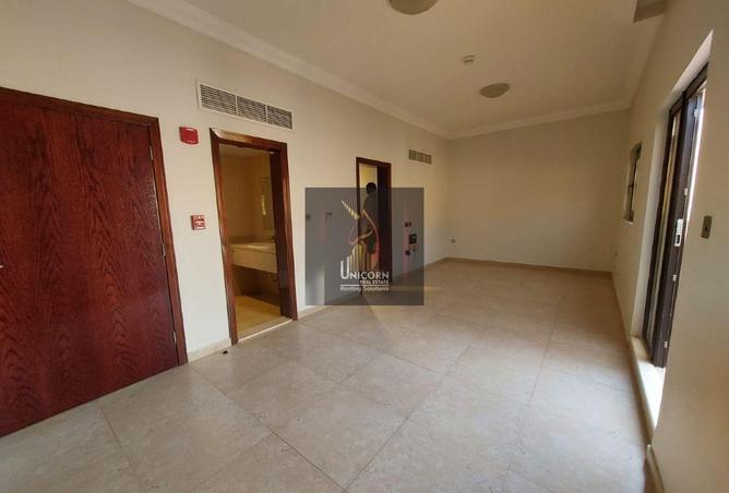 987305 - Property Image 3