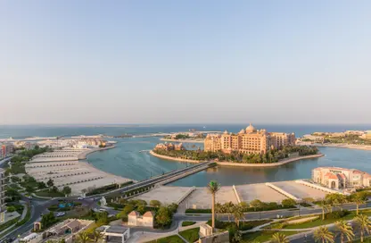 Apartment - 2 Bedrooms - 3 Bathrooms for rent in Tower 14 - Porto Arabia - The Pearl Island - Doha