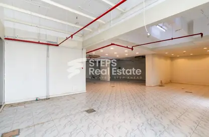 Shop - Studio - 1 Bathroom for rent in Al Sadd Road - Al Sadd - Doha
