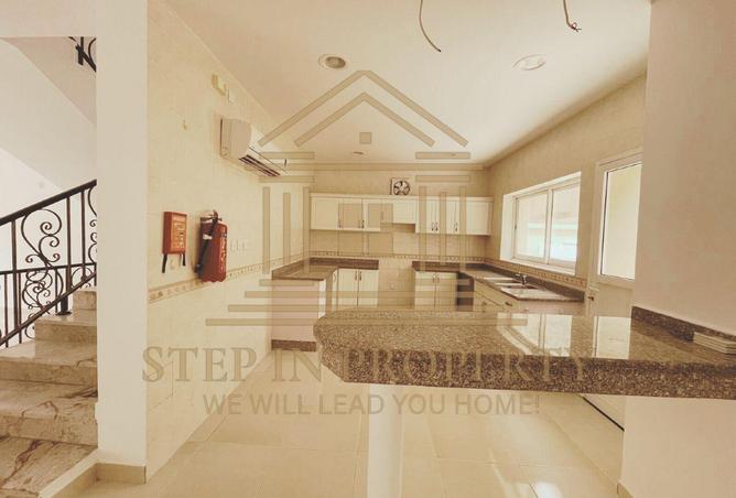 919830 - Property Image 3