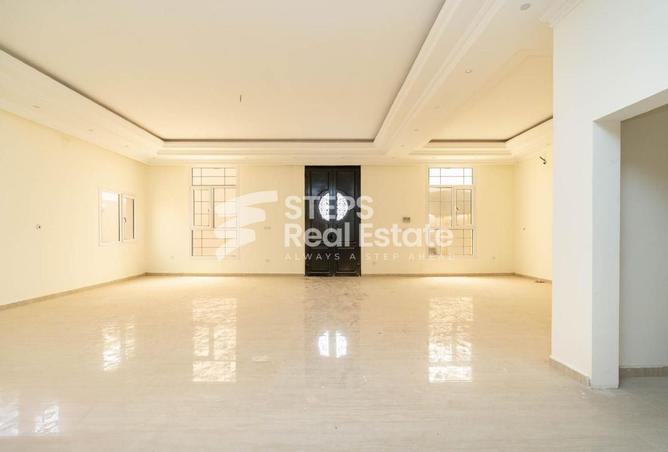 923945 - Property Image 2