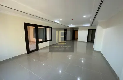 Apartment - 1 Bedroom - 2 Bathrooms for rent in West Porto Drive - Porto Arabia - The Pearl Island - Doha