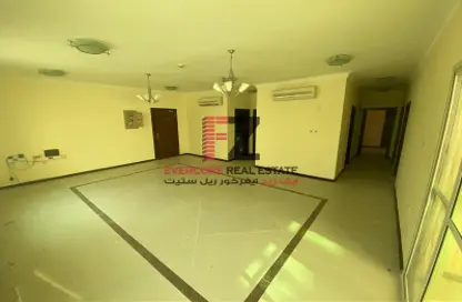 Empty Room image for: Apartment - 3 Bedrooms - 3 Bathrooms for rent in Hiteen Street - Al Muntazah - Doha, Image 1