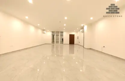 Apartment - 2 Bedrooms - 3 Bathrooms for rent in Al Nasr Street - Al Nasr - Doha