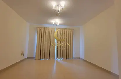 شقة - 2 غرف نوم - 2 حمامات للايجار في شارع المطار القديم - طريق المطار القديم - الدوحة