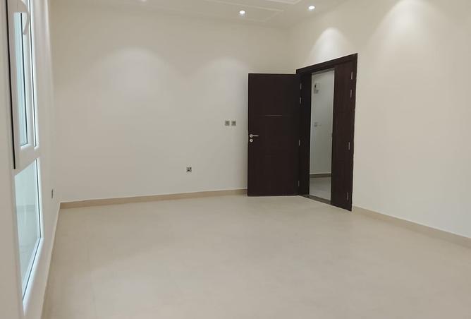 961462 - Property Image 2