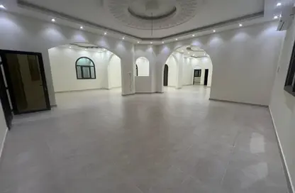 فيلا - 7 غرف نوم - 8 حمامات للايجار في أم قرن - الضعاين