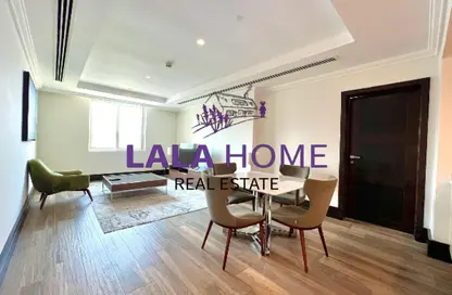 شقة - غرفة نوم - 2 حمامات للايجار في فيفا غرب - فيفا بحرية - جزيرة اللؤلؤة - الدوحة