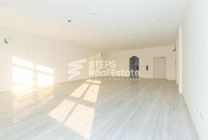 960534 - Property Image 2