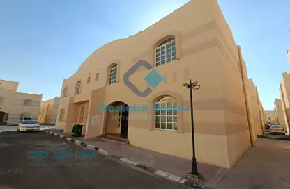 مجمع سكني - 5 غرف نوم - 4 حمامات للايجار في فلل عين خالد - عين خالد - الدوحة