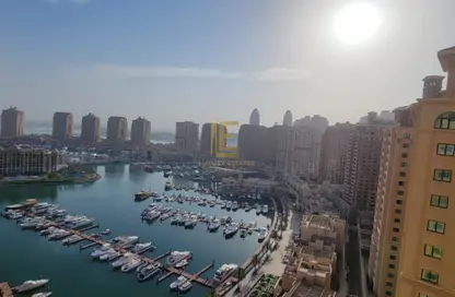 شقة - 2 غرف نوم - 3 حمامات للايجار في طريق بورتو الشرقي - بورتو أرابيا - جزيرة اللؤلؤة - الدوحة
