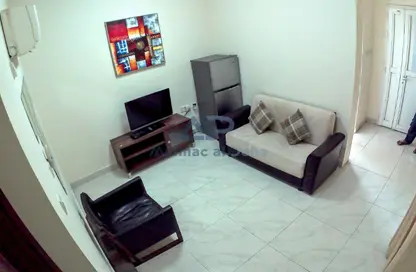 Apartment - 2 Bedrooms - 2 Bathrooms for rent in Umm Al Seneem Street - Ain Khaled - Doha