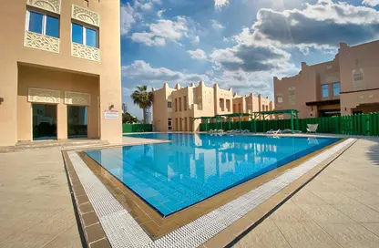 Villa - 4 Bedrooms - 5 Bathrooms for rent in West Gate - West Bay Lagoon - Doha