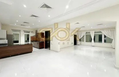 فيلا - 3 غرف نوم - 4 حمامات للايجار في فلل واست باي لاغون - وست باي لاجون - بحيرة وست لاجون - الدوحة