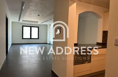 Apartment - 1 Bedroom - 2 Bathrooms for rent in Piazza Arabia - Porto Arabia - The Pearl Island - Doha
