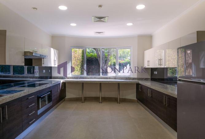 988560 - Property Image 3