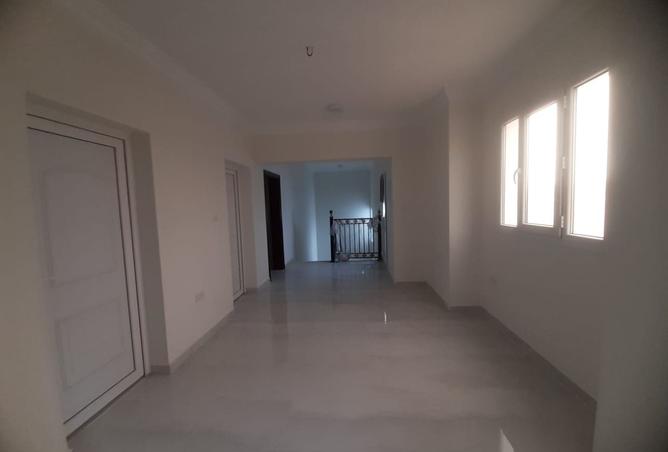 987199 - Property Image 2