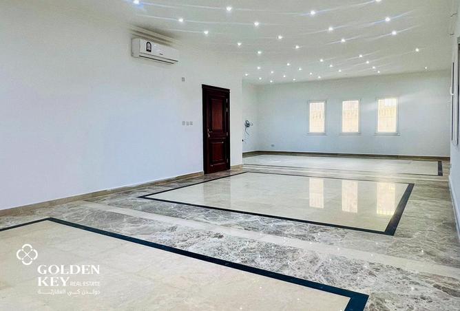 990712 - Property Image 2