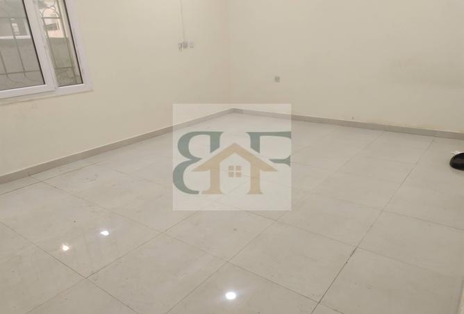 952772 - Property Image 2
