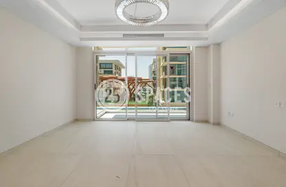 Apartment - 1 Bedroom - 2 Bathrooms for rent in Gewan Island - The Pearl Island - Doha