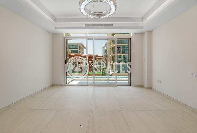 884028 - Property Main Image