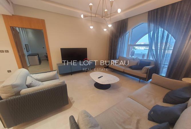 909609 - Property Image 2