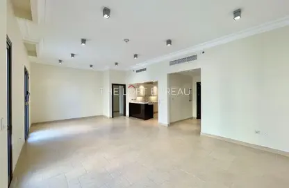 Apartment - 3 Bedrooms - 4 Bathrooms for rent in Mercato - Qanat Quartier - The Pearl Island - Doha