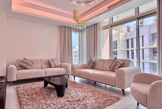 976402 - Property Image 2